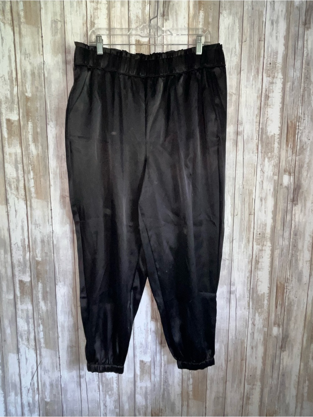 NWT Lane Bryant Satin Jogger Pants Black High Rise Size 16 - Picture 2 of 6